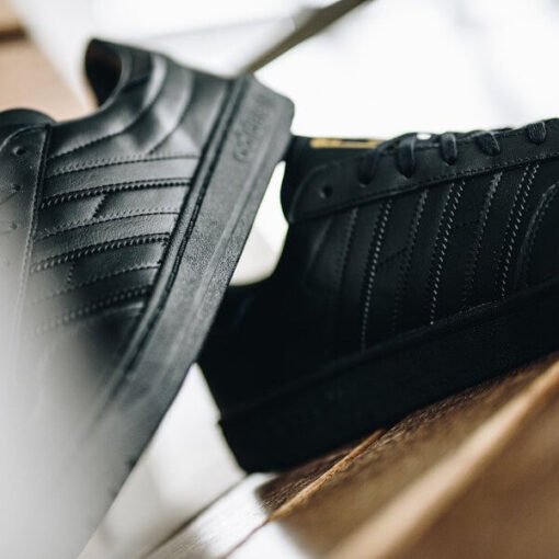 Юношески Кецове Adidas TEAM COURT J EF6808 Черен Цвят