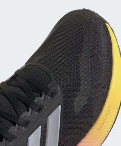 Маратонки Adidas Run Falcon 5 Черен Цвят С Цветна Подметка