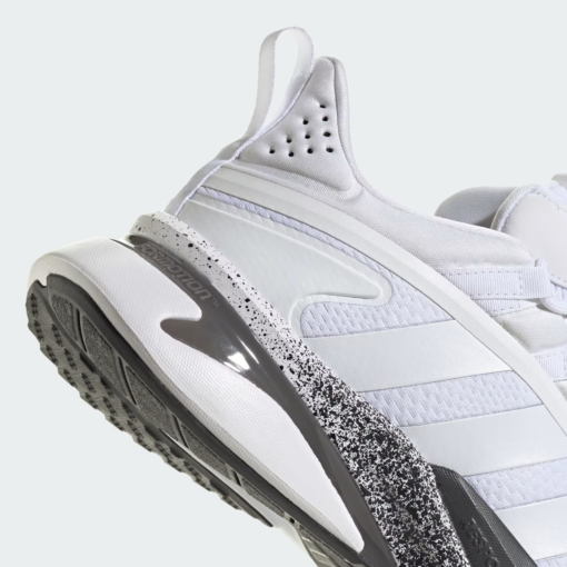 Маратонки Adidas Alpharesponse Бял Цвят С Контрастна Подметка В Черно И Тъмносивоя